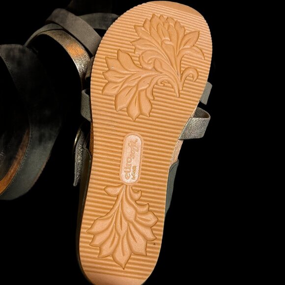 Euro Soft size 9.5 velcro closure never worn - Picture 2 of 6